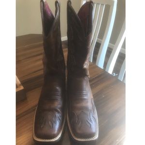 Women’s Ariat boots size 9B
